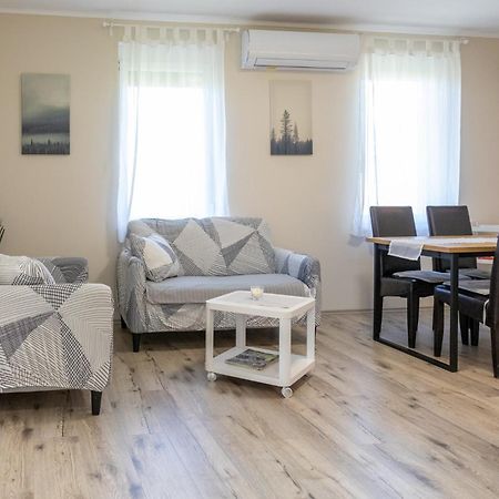 Sueni Apartman Ordacsehi Buitenkant foto