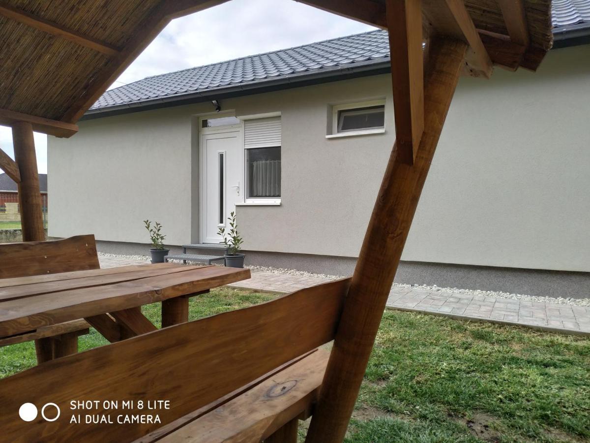Sueni Apartman Ordacsehi Buitenkant foto