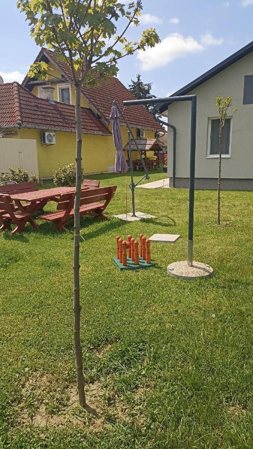 Sueni Apartman Ordacsehi Buitenkant foto