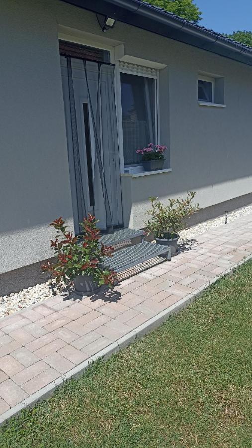 Sueni Apartman Ordacsehi Buitenkant foto
