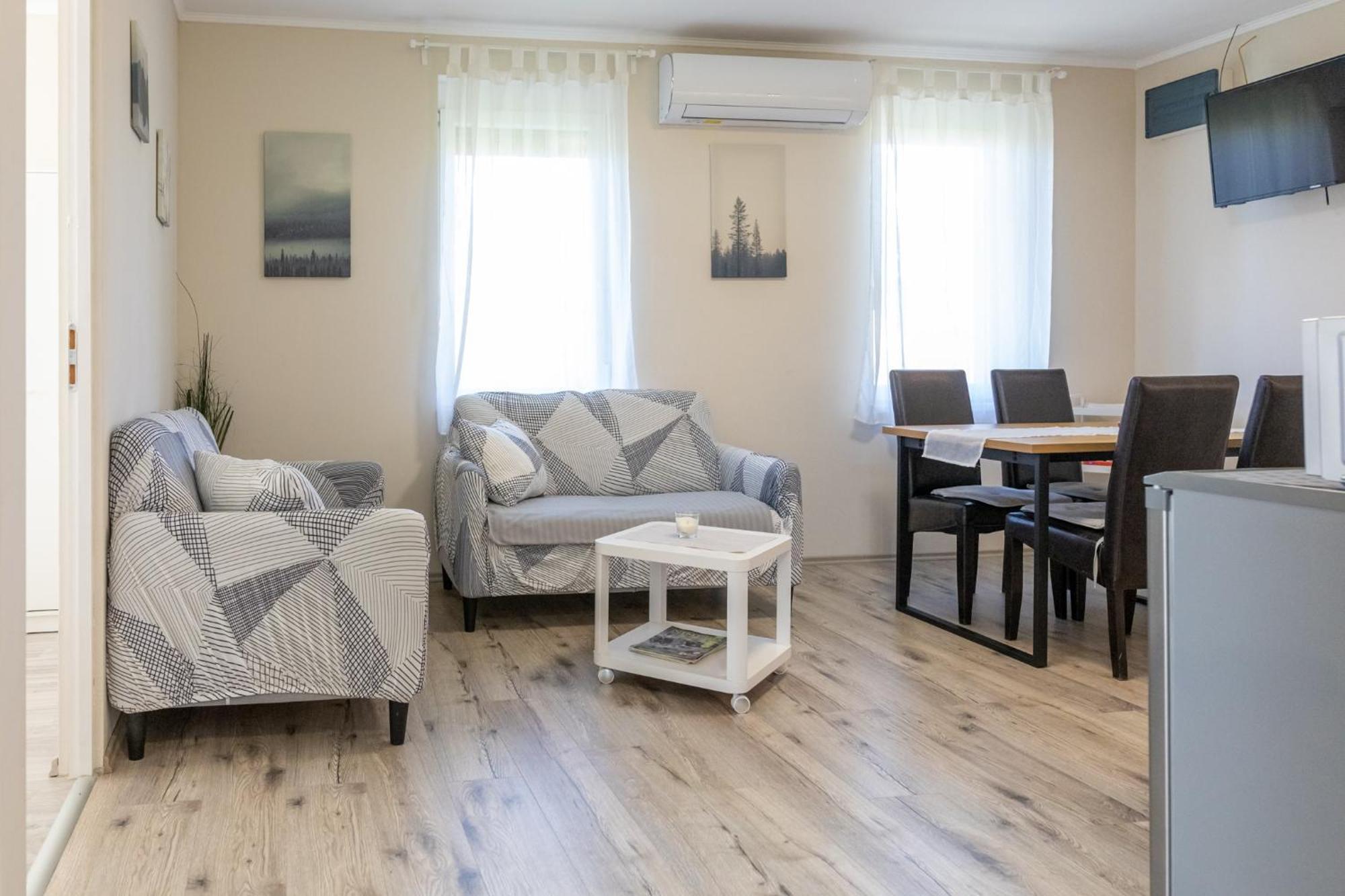 Sueni Apartman Ordacsehi Buitenkant foto